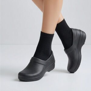 Crocs Womens Clogs Dual Comfort Slip On Classic Matte Black Size W9